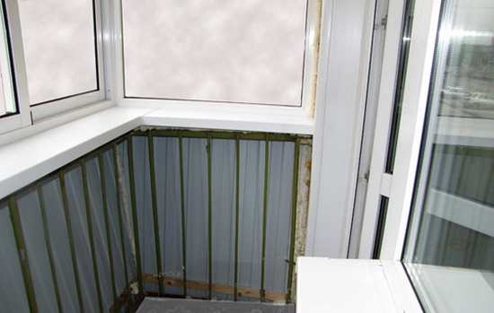 Остекление балконов в хрущевках: нюансы и варианты