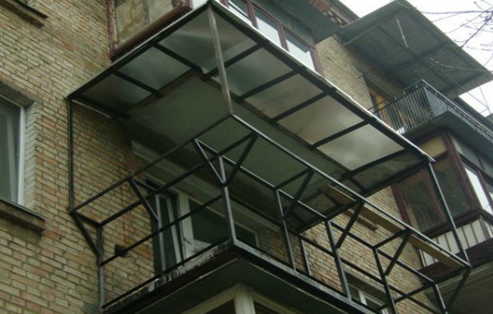 Установка каркаса балкона